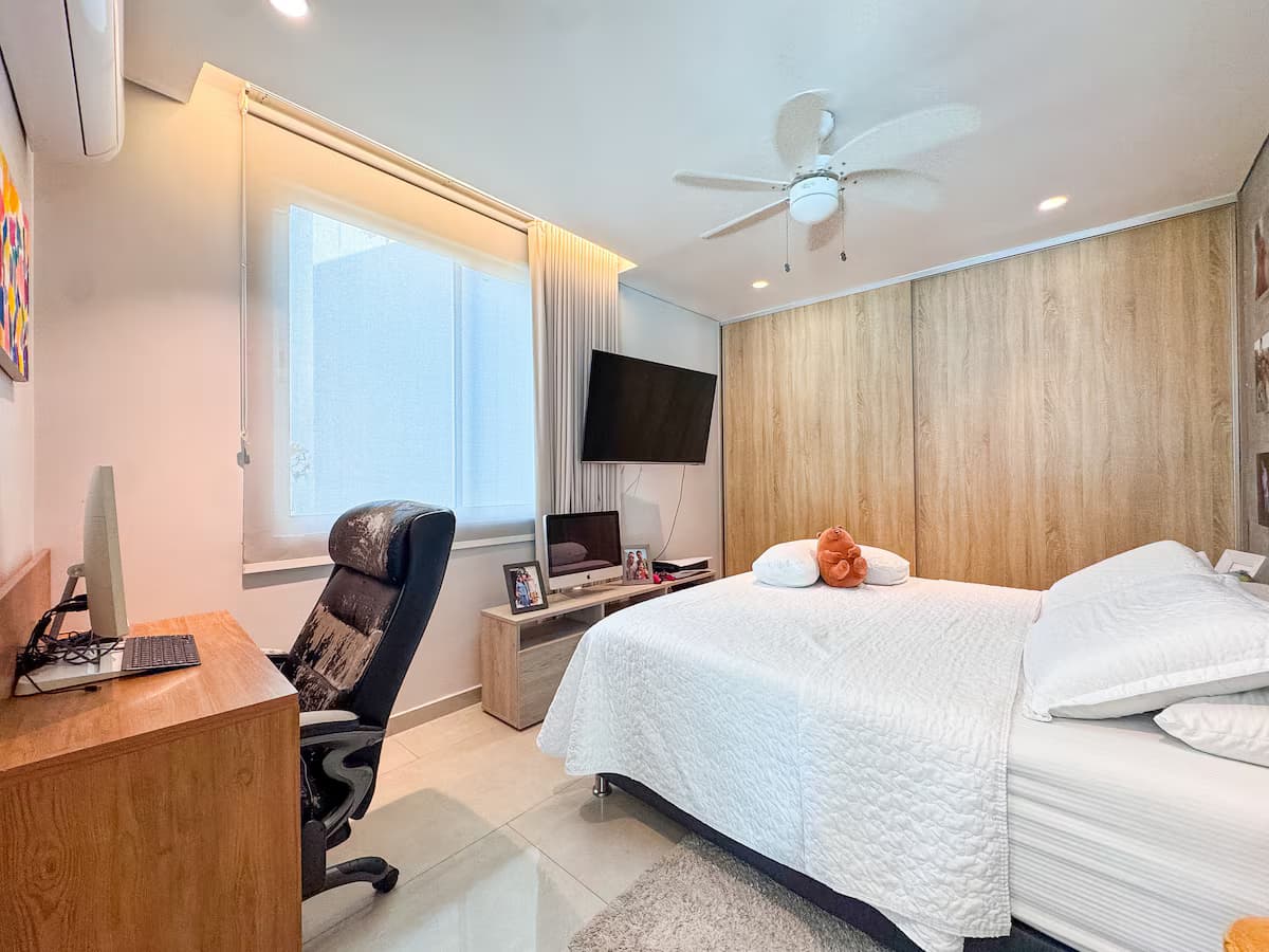 Third bedroom suite
